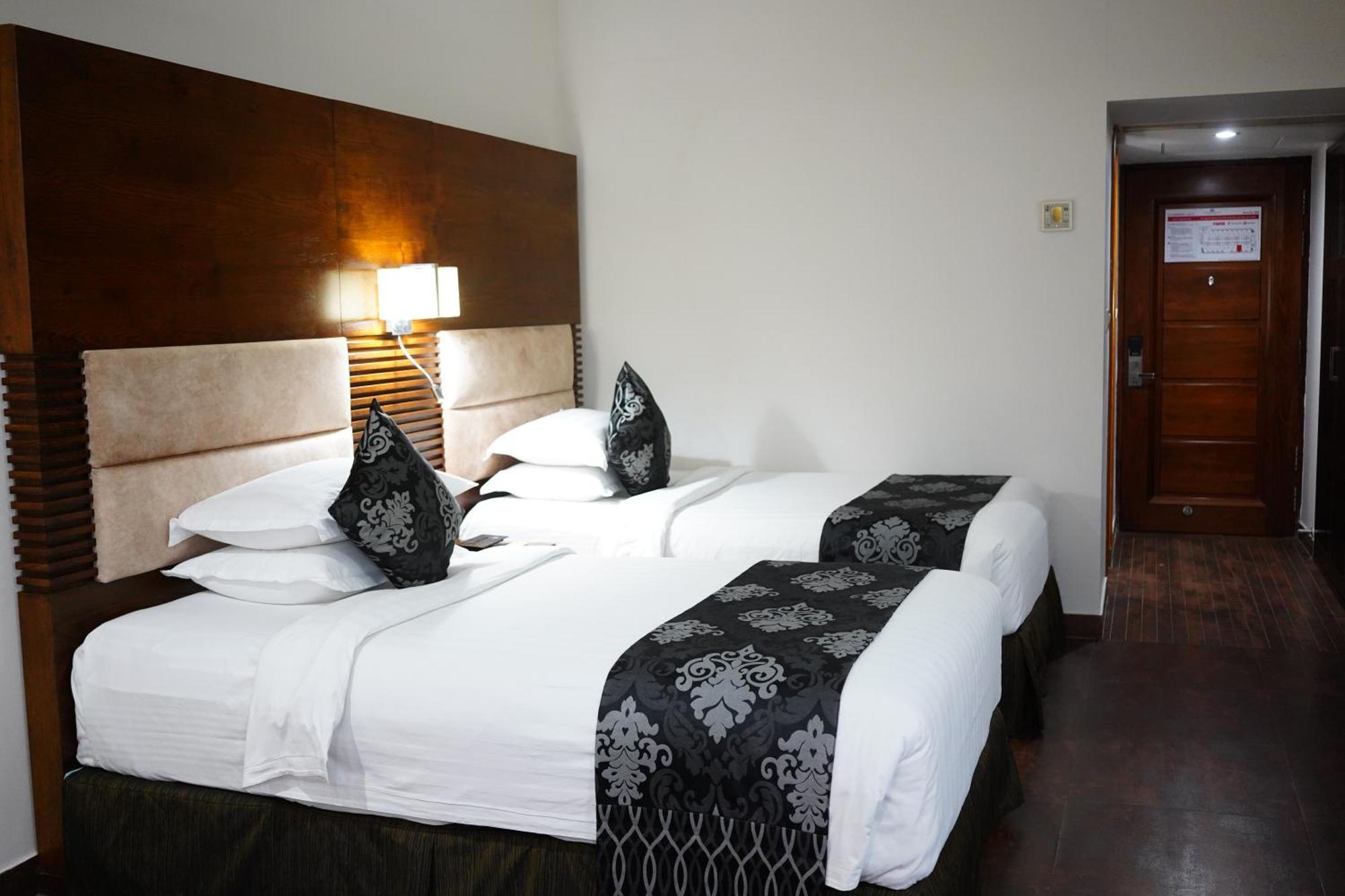 Long Beach Hotel Cox's Bazar Exterior photo